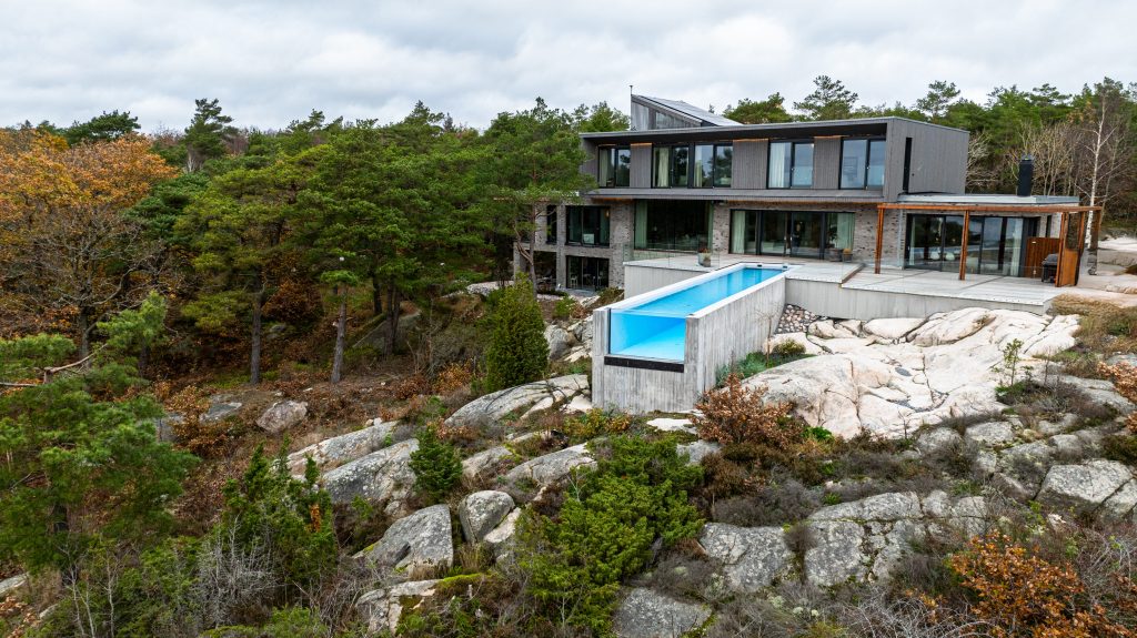 Premiumpooler där tekniken får ta plats